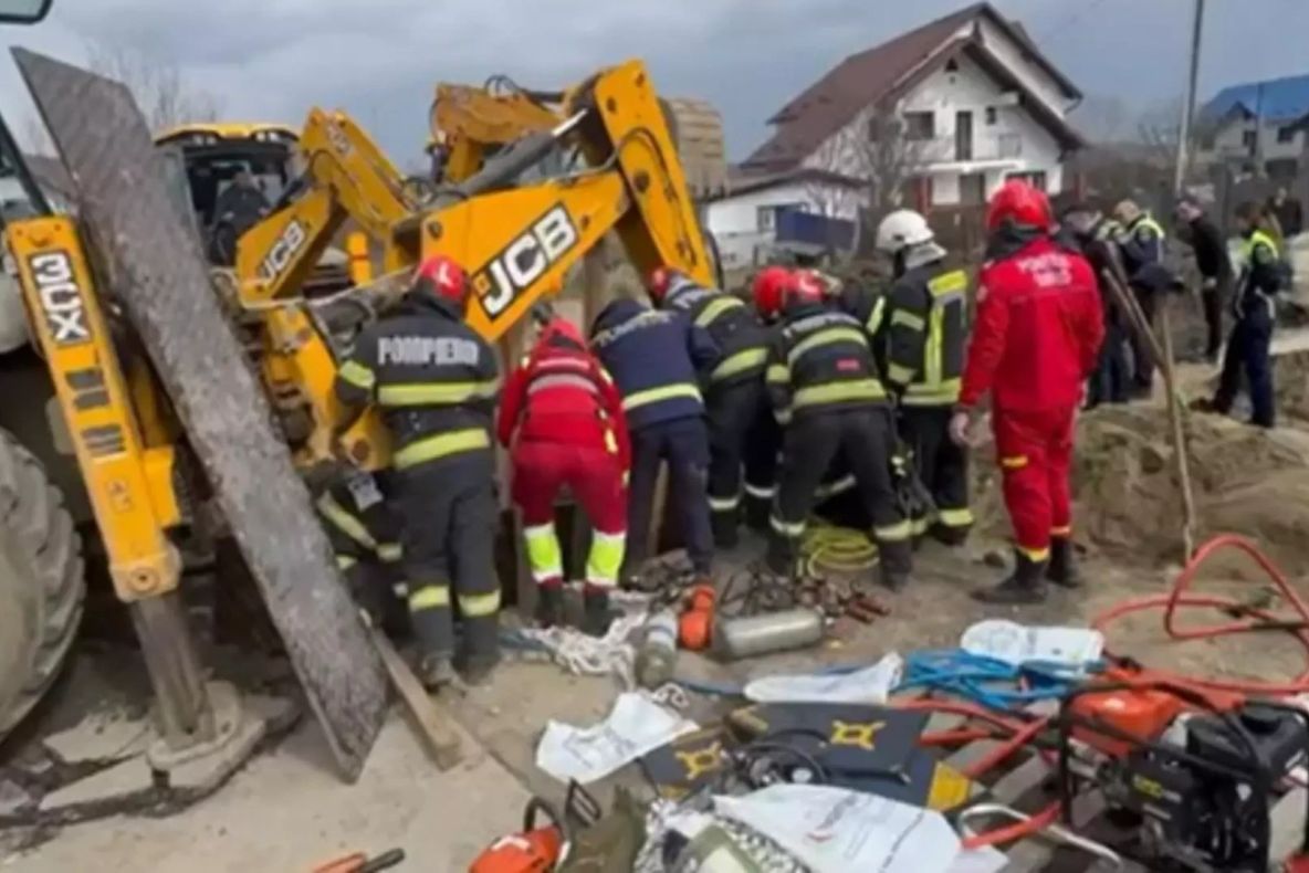 Bărbat prins sub un mal de pământ în Galați. Intervenție contracronometru a pompierilor