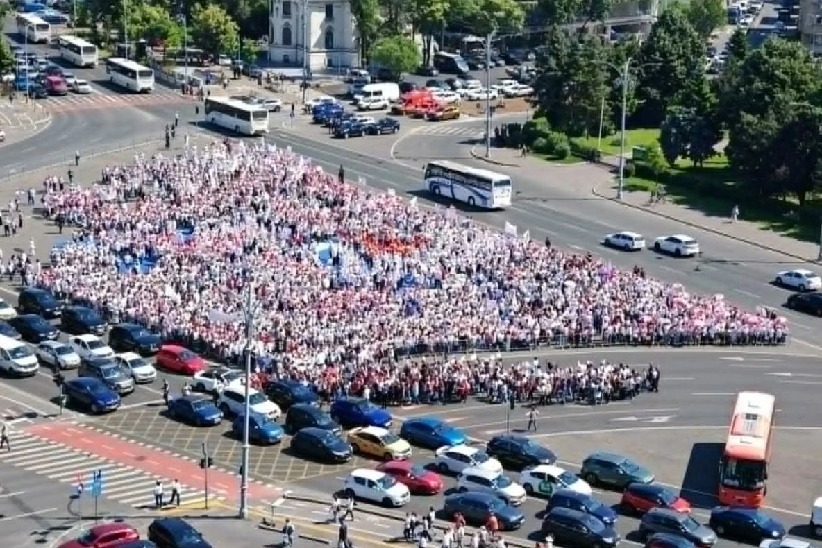 20.000 de angajați din Sănătate, în stradă: PROTEST masiv împotriva noii legi a salarizării VIDEO