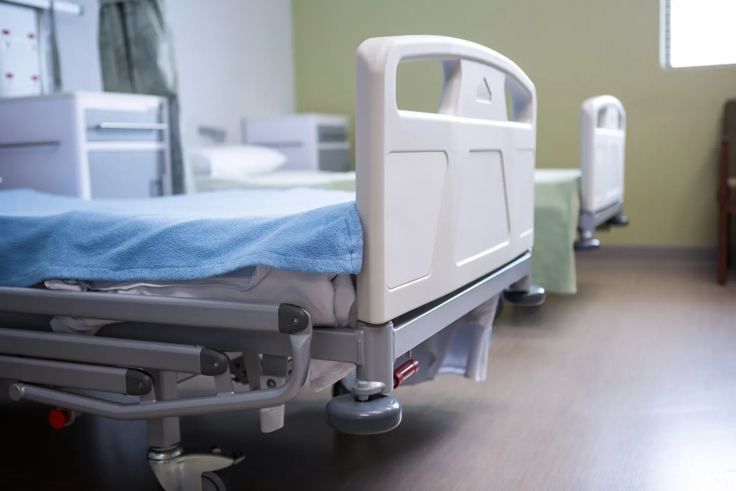 Anchetă la Spitalul Județean Galați după moartea unei paciente de 93 de ani. Femeia ar fi fost legată de mâini și picioare 