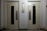 Lifturi în blocurile vechi din România. Noua lege intră în vigoare miercuri