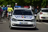 Părinte amendat după ce și-a plimbat copilul cu o mașină teleghidată printre autoturisme