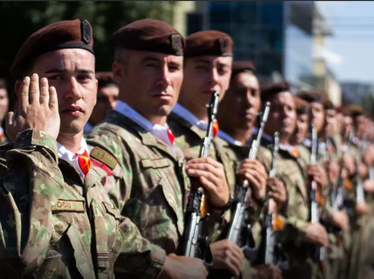 militari din Batalionul 300