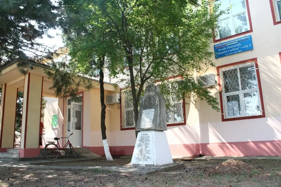 scoala din piscu
