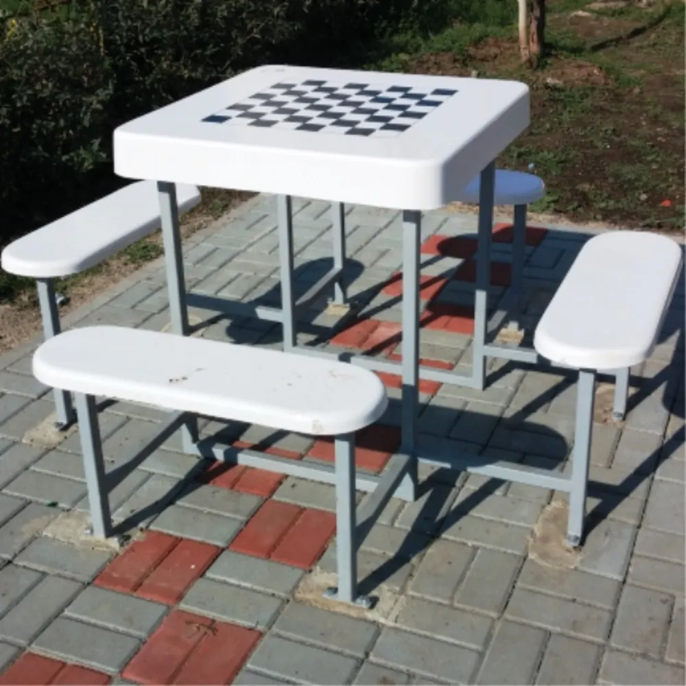 Mese de șah și cișmele de până la 422.000 de lei