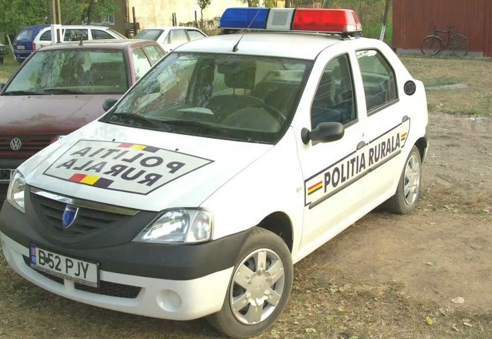 A furat autoturismul unui consătean și a plecat la plimbare prin sat deși nu avea permis de conducere