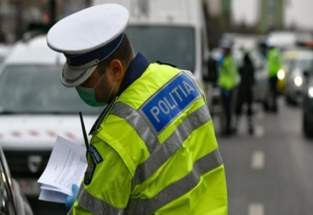 Depistați circulând cu viteza de 155 km/h, respectiv 158 km/h, pe drumuri naționale unde limita de viteză este de 90 km/h