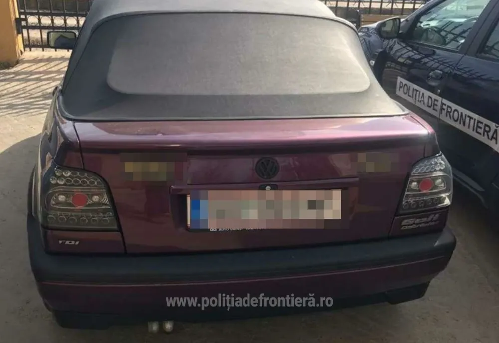 Urmărit internațional, depistat în trafic cu autoturism radiat și asigurare falsă