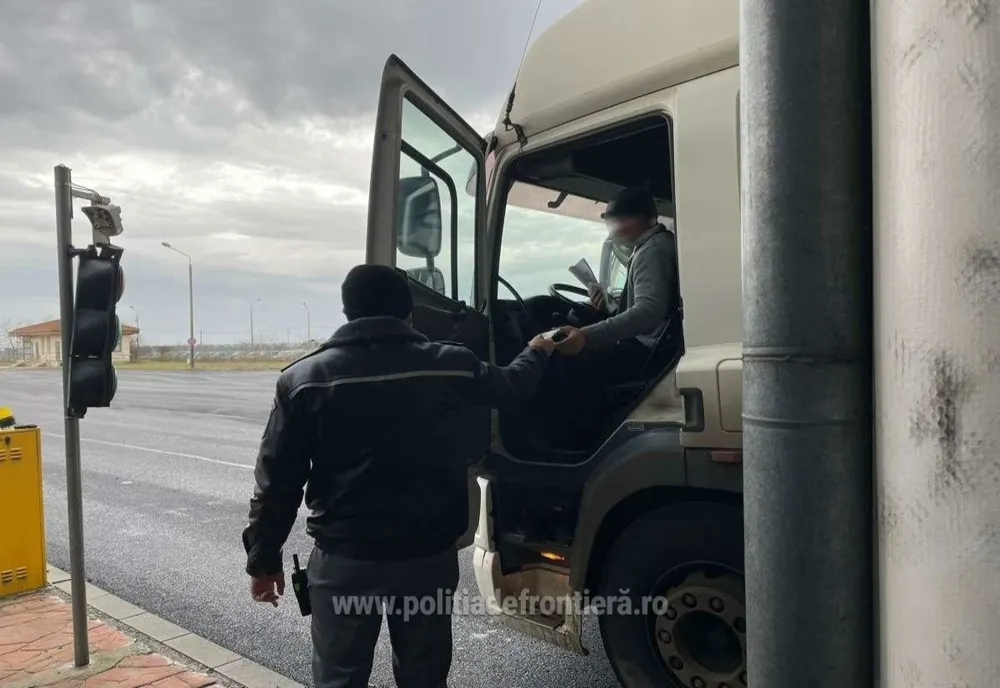 A falsificat un test PCR, pentru a nu sta în carantină la intrarea în țară
