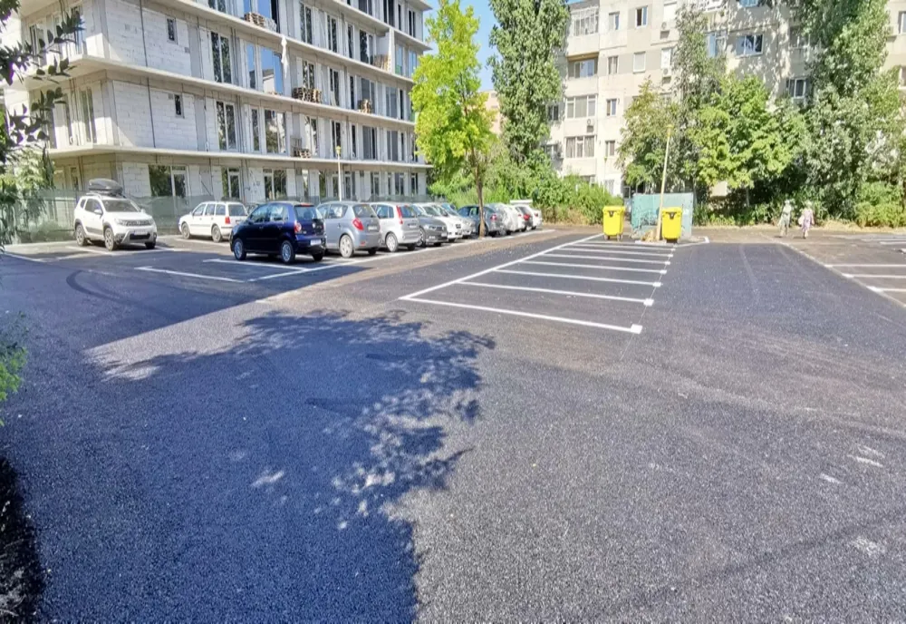 Au început amenzile pentru autovehiculele parcate pe locurile concesionate 