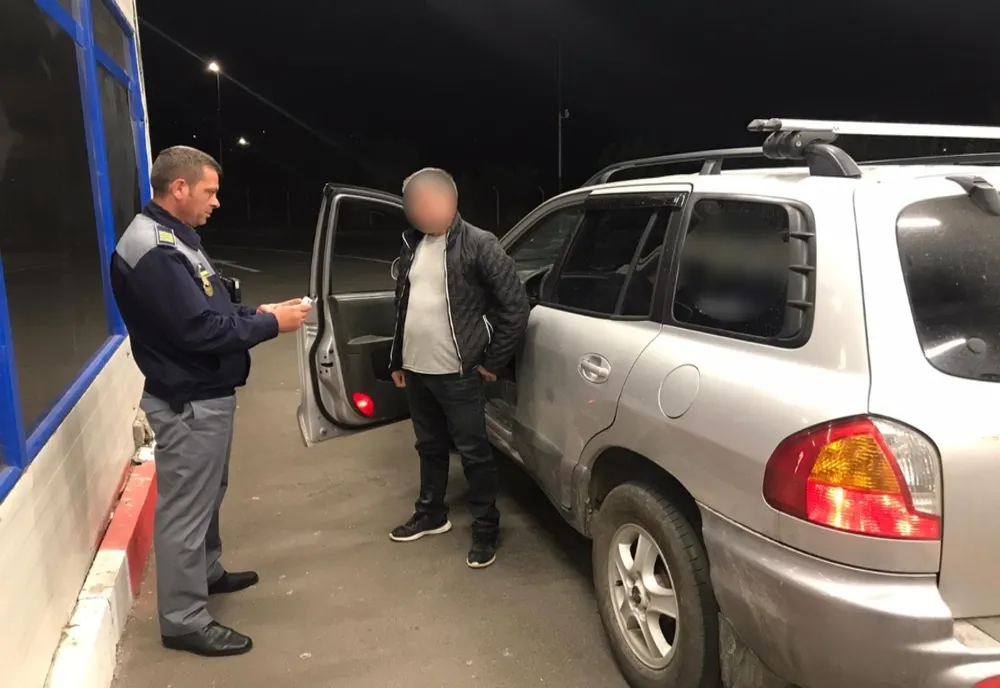 Permis de conducere fals descoperit la controlul de frontieră din vama Oancea