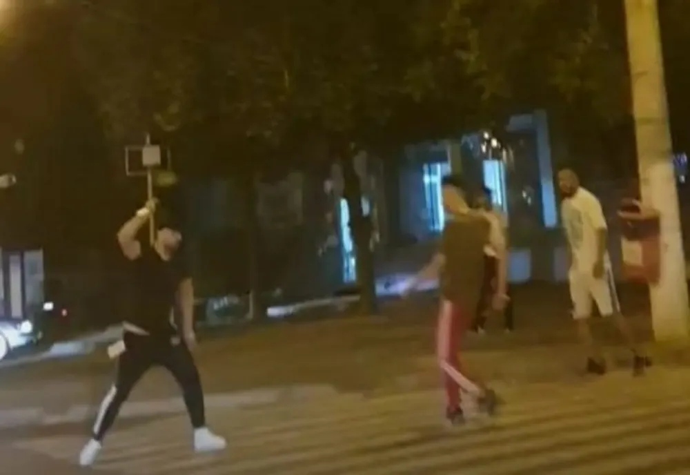 Bătaie cu cuțite pe strada Domnească din municipiul galați