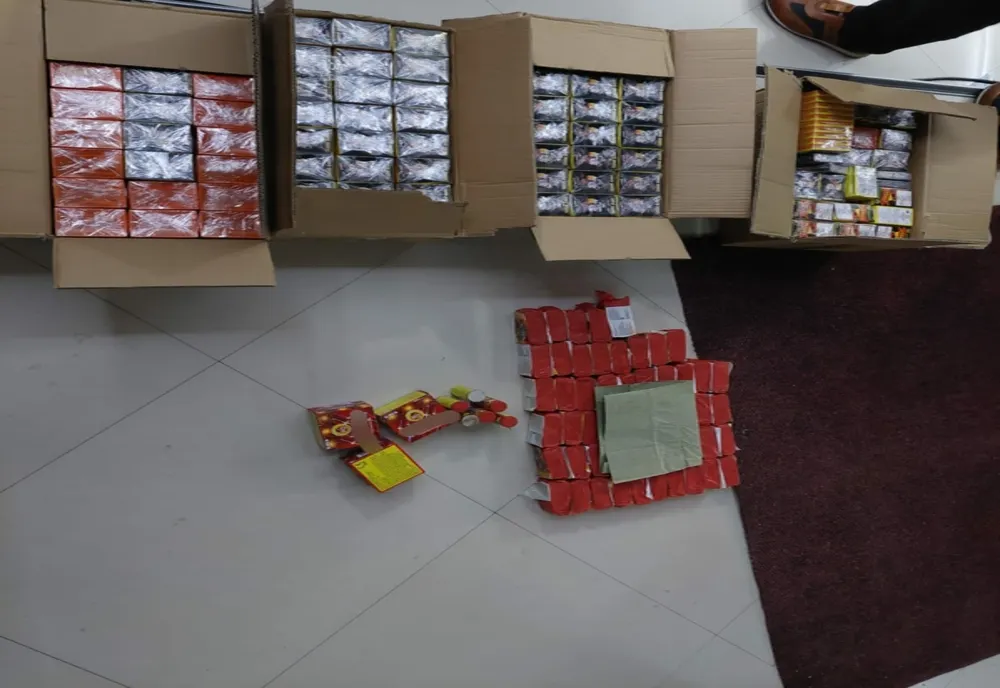 Peste 56 de mii de artificii deținutre ilegal de un bărbat din Tecuci