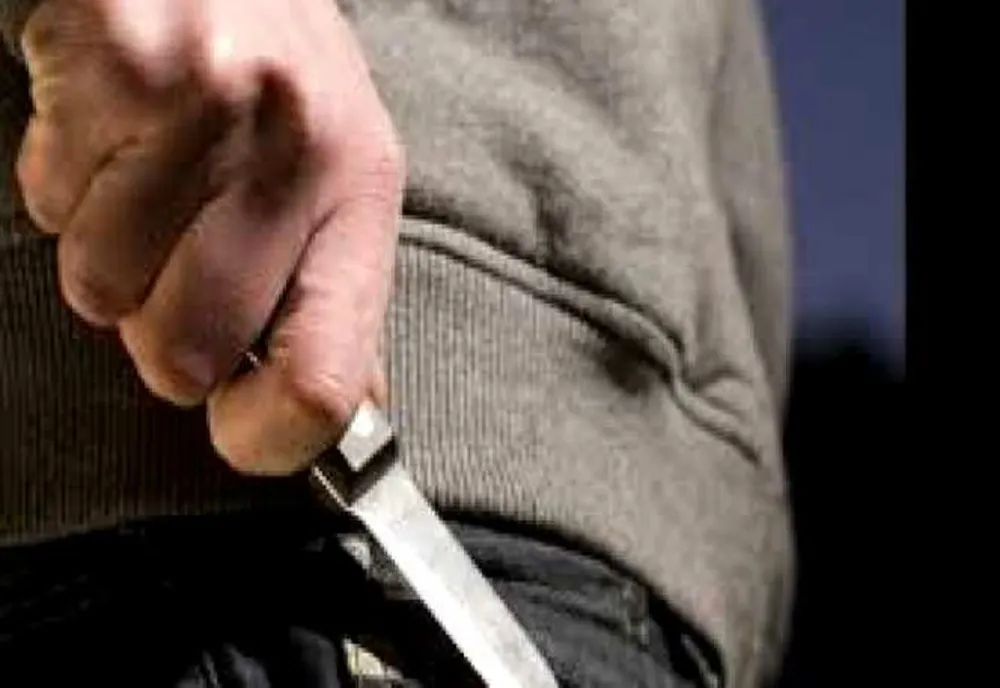 Bărbat de 78 de ani agresiv și cu nora și cu polițiștii care au venit să-l calmeze