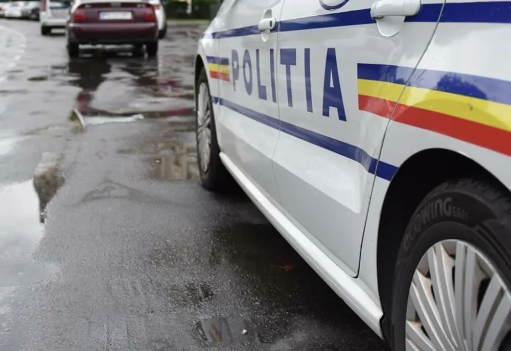 Ghinionul unui tecucean. În urma unui accident, polițiștii au depistat că avea permisul suspendat iar numerele de înmatriculare aparțin unui altui autovehicul