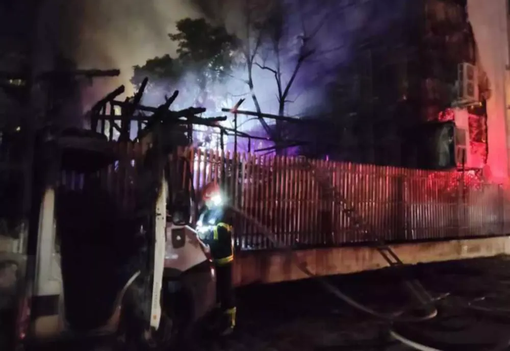 INCENDIU LA UN RESTAURANT DIN GALAȚI: ZECI DE PERSOANE EVACUATE ÎN SIGURANȚĂ