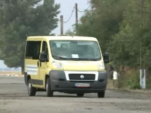 Șofer de microbuz școlar depistat băut la volan