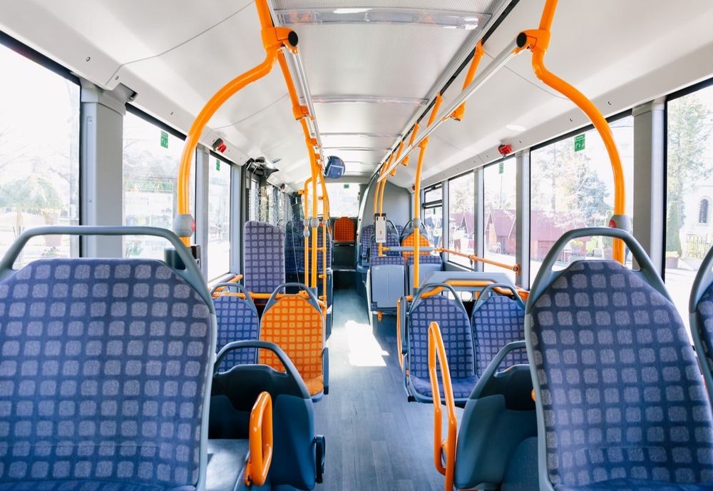 Se suspendă abonamentele pensionarilor