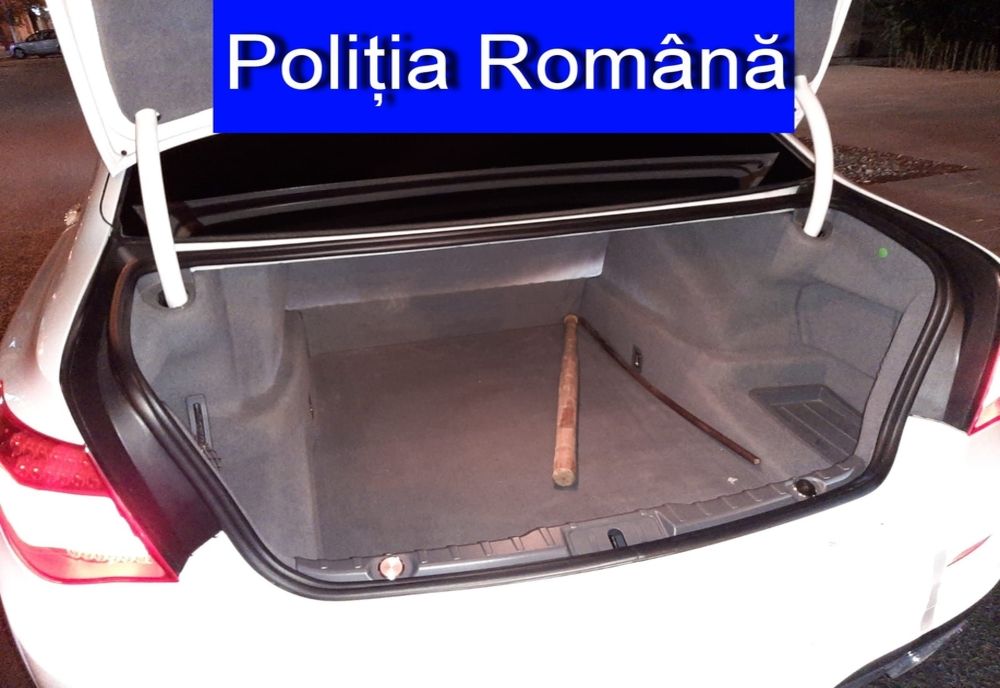 VIDEO. Acțiunea poliției a scos la iveală obiecte contondente în portbagajul unui gălățean