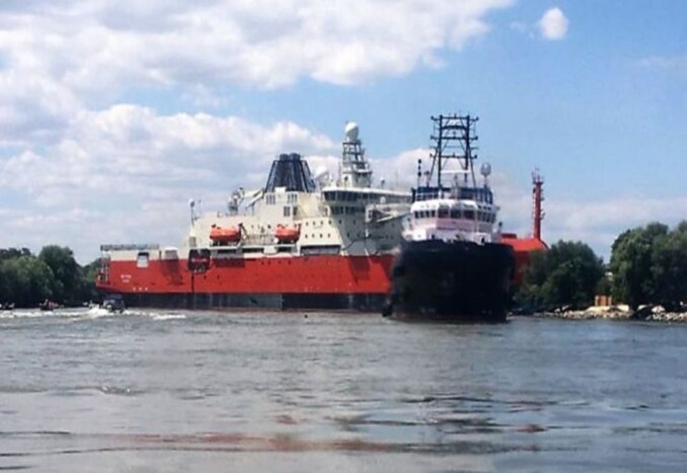 Navă construită la Galați, eșuată pe brațul Sulina 