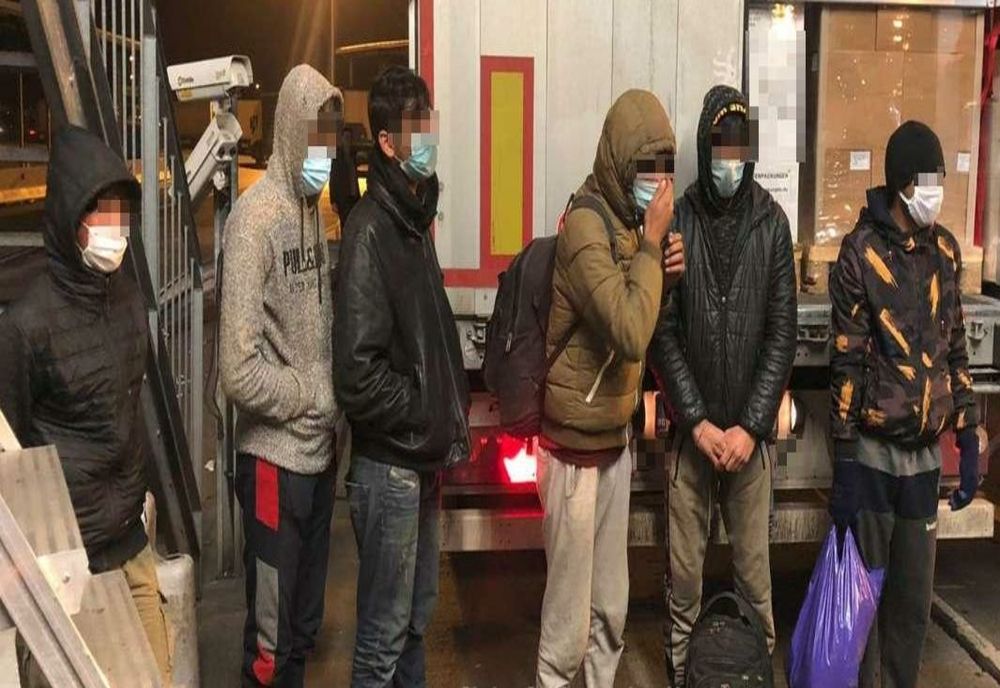 41 de cetăţeni afgani şi un egiptean, plasaţi în carantină instituţionalizată într-un centru din Galați