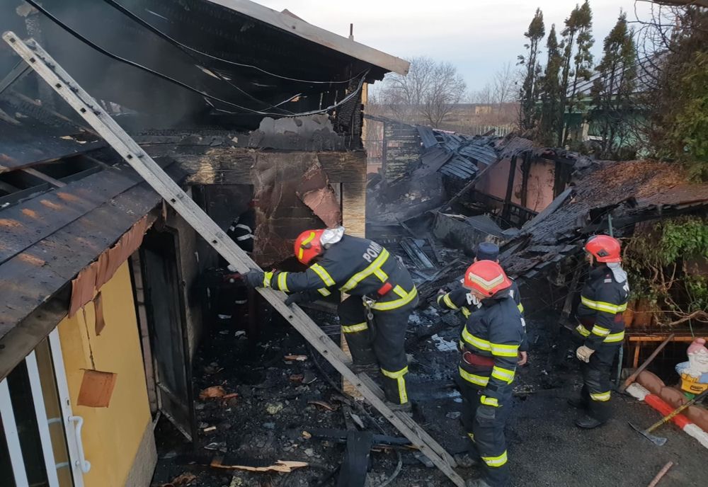 Video: Incendiu la un magazin alimentar din localitatea Vânători 