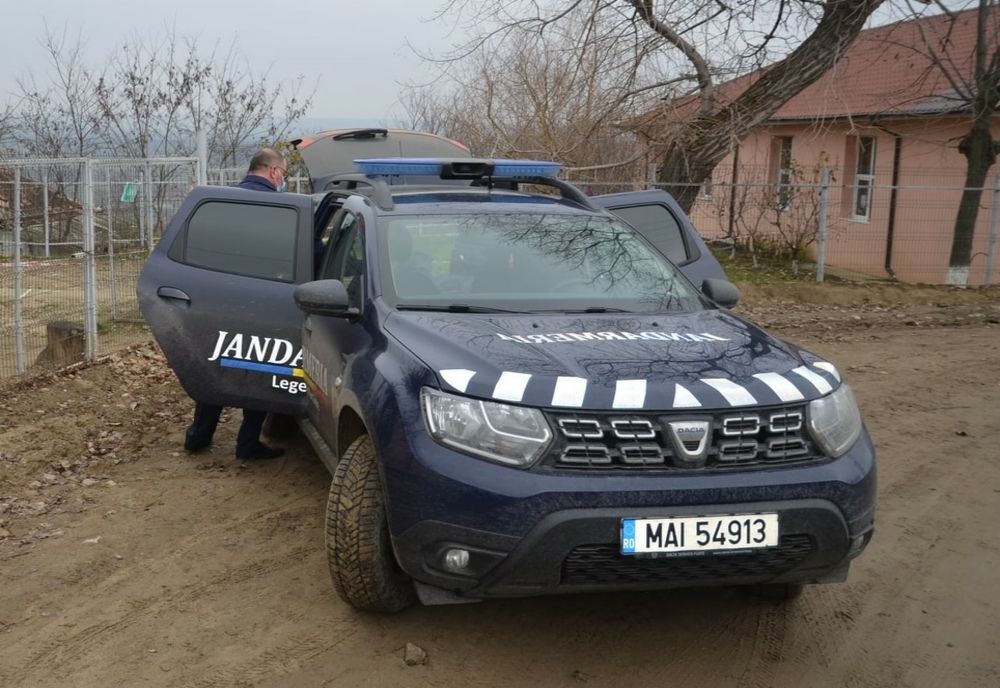 Jandarmii din Tecuci s-au transformat în Moș Crăciun pentru 5 copii