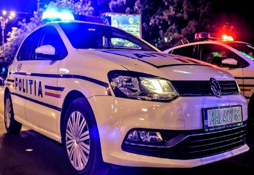O tânără șoferiță de 22 de ani a accidentat un pieton și a plecat de la locul accidentului