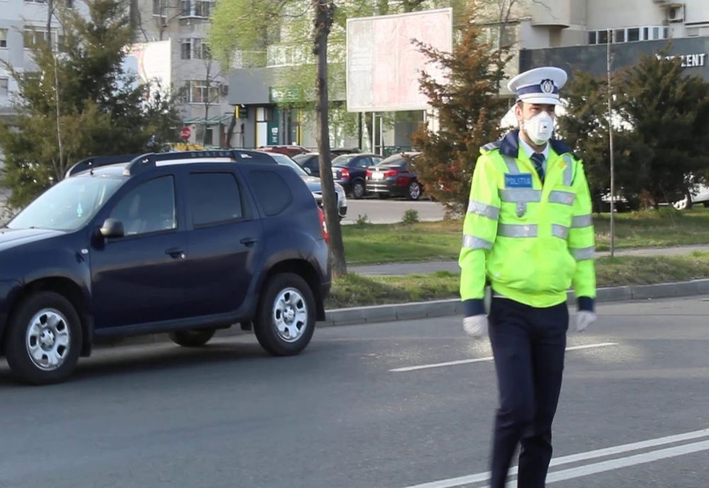 Depistat fără permis conducând un autoturism neînmatriculat