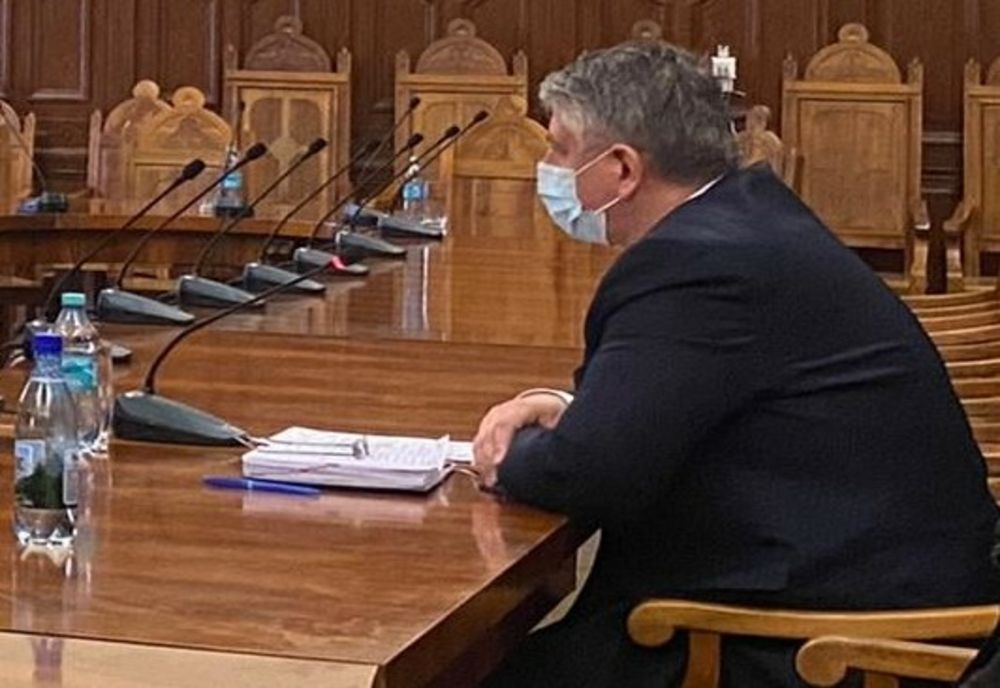 Începând de joi, 25 februarie 2021, se vor amenaja fluxuri separate de vaccinare special dedicate cadrelor didactice