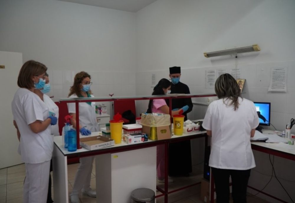 Acţiune de donare de sânge din partea a 55 de preoţi şi credincioşi din Tecuci