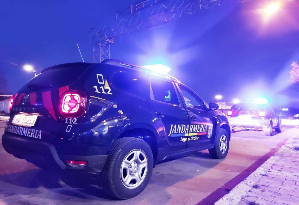 A făcut scandal în casă și s-a trezit cu jandarmii la ușă