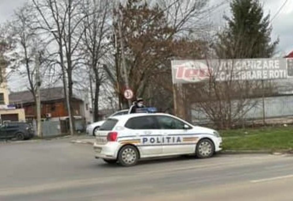 Urmărit de polițiști, după ce nu a oprit la semnalul acestora