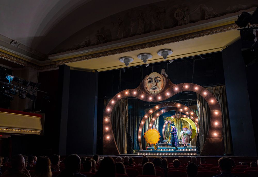 Pe 14 martie, un spectacol remarcabil: ULUITOARELE NUMERE DE SINGURĂTATE ALE LUI EDWARD GANT