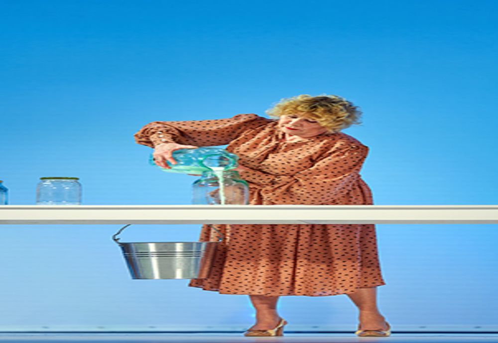 O veste rea și una bună de la Teatrul Fani Tardini