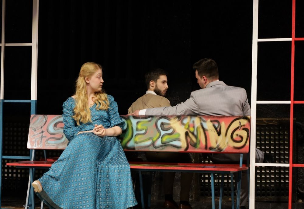 Comedia ”Pasagerii” în această seară pe Scena Teatrului Fani Tardini