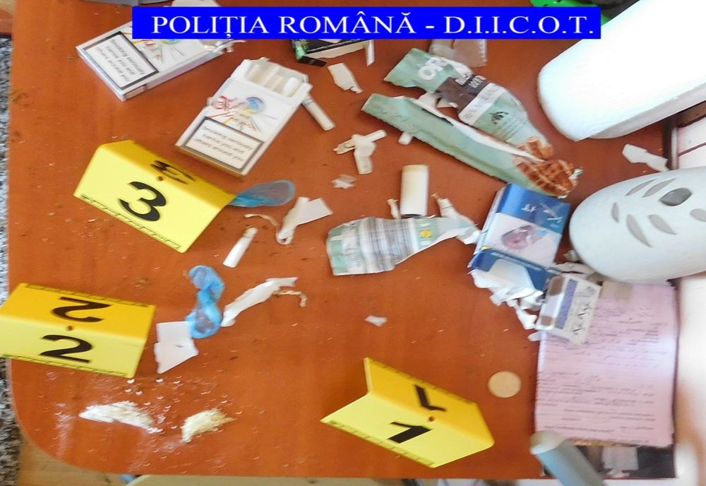 Percheziții la un gălățean bănuit de trafic de persoane și trafic de minori