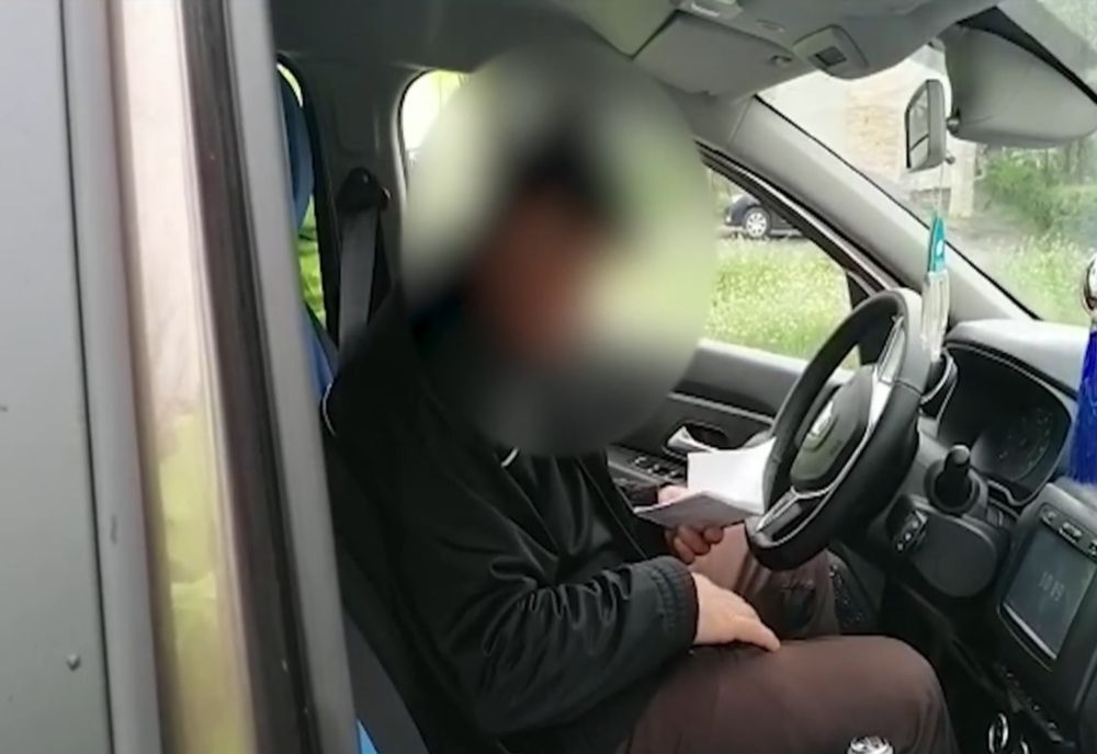 A adormit cu capul pe volan și încurca circulația 