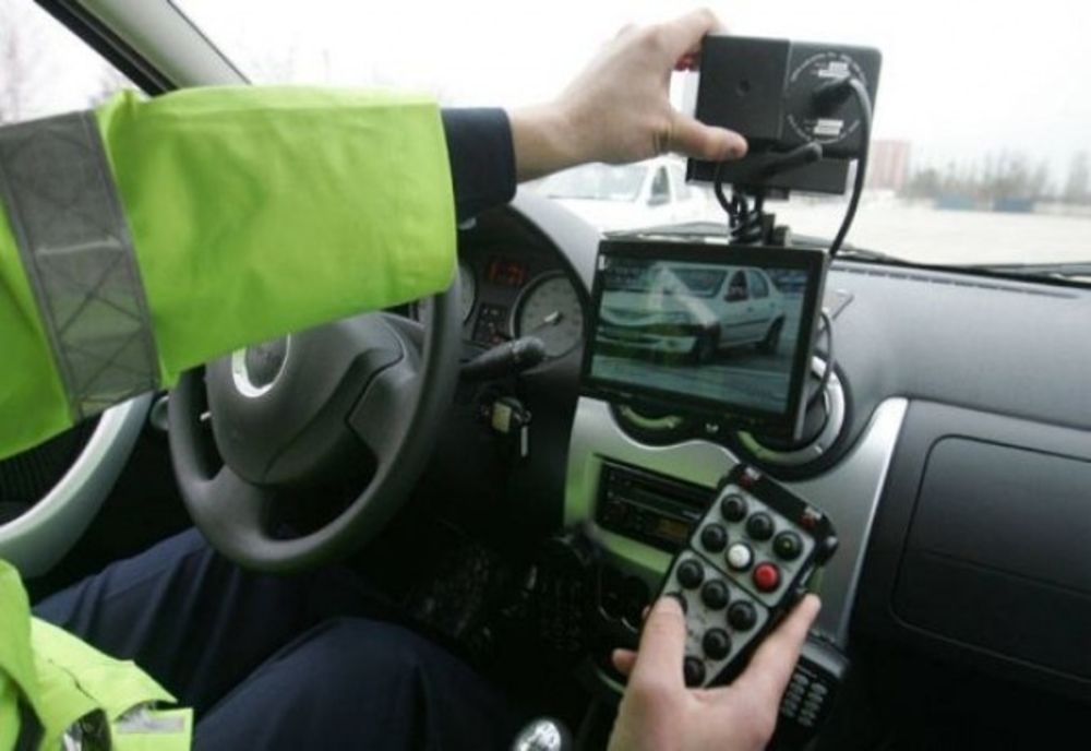 Depistat de radar cu 158 km/h în localitatea Ivești