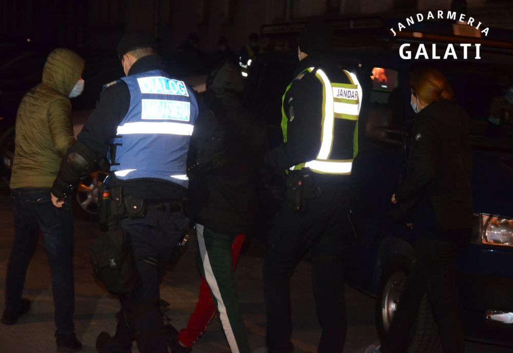 Video: Au venit „dotați” pentru protest