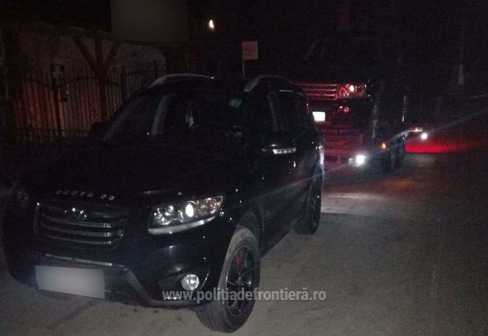 Tatăl și-a lăsat fiul la volan și s-au ales amândoi cu dosare penale