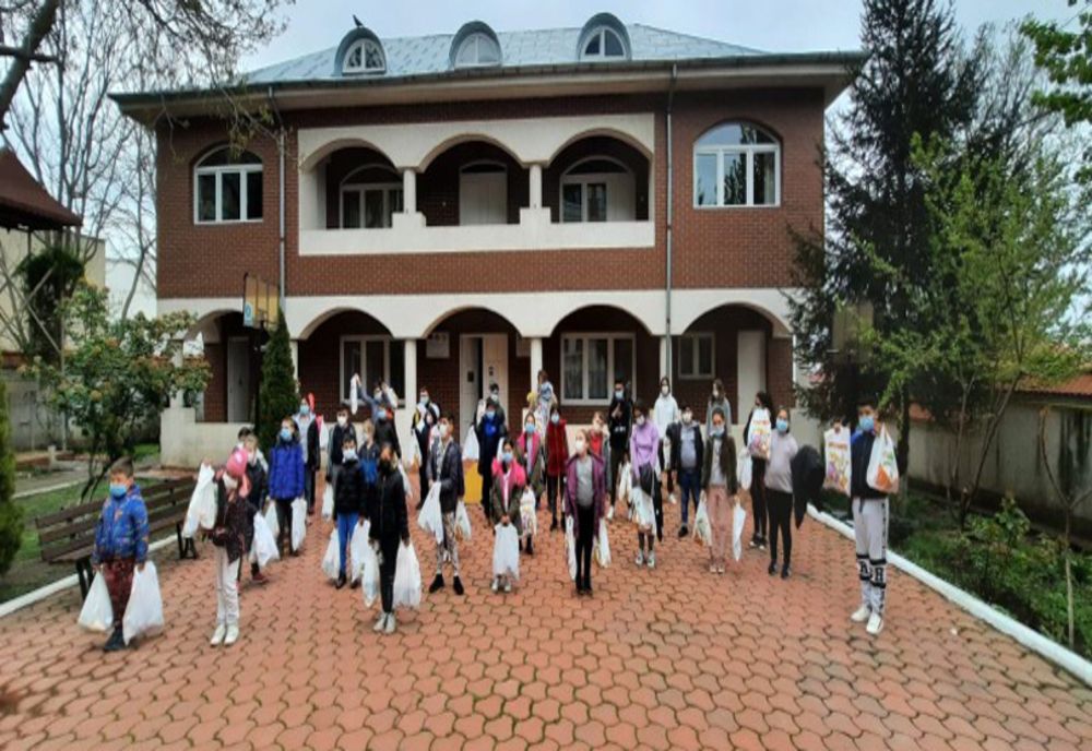 Daruri oferite pentru 50 de copii din cadrul Asociației „Sf. Vasile cel Mare“ din Galați
