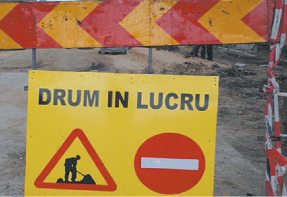 Lucrări pe timp de noapte, pe strada Siderurgiştilor