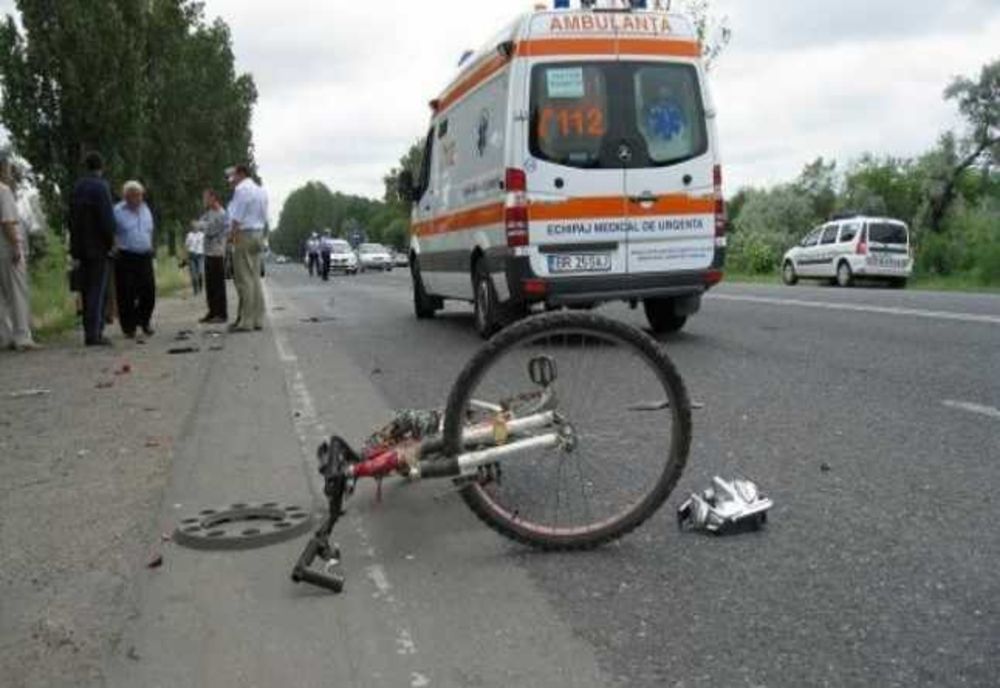 Biciclist accidentat în sensul giratoriu