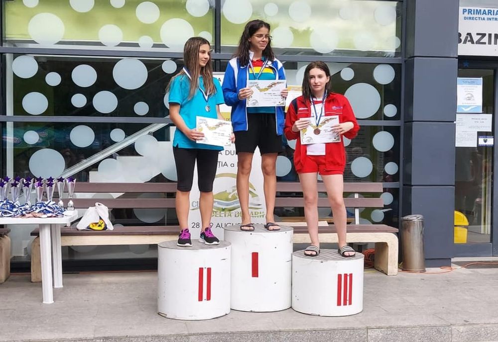 34 clasări pe podium pentru înotătorii de la CSM Galați