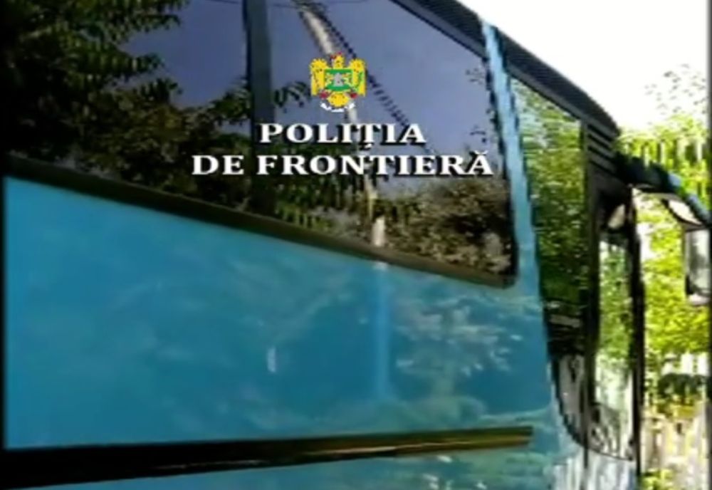 Autocar aflat în atenția autorităților din Italia, descoperit la P.T.F. Oancea