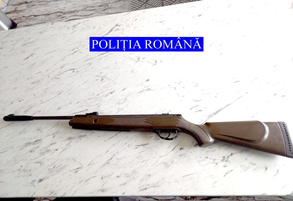 Cercetați pentru nerespectarea regimului armelor și muniției