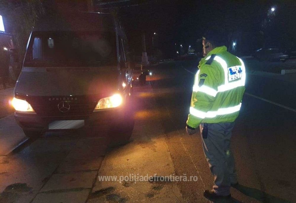 Șoferul conducea autovehiculul prietenului deși nu deţinea permis de conducere corespunzător