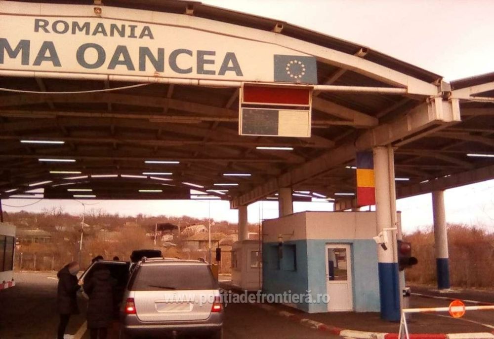 Încerca să treacă frontiera cu un autoturism înmatriculat în Belgia, dar fără permis de conducere