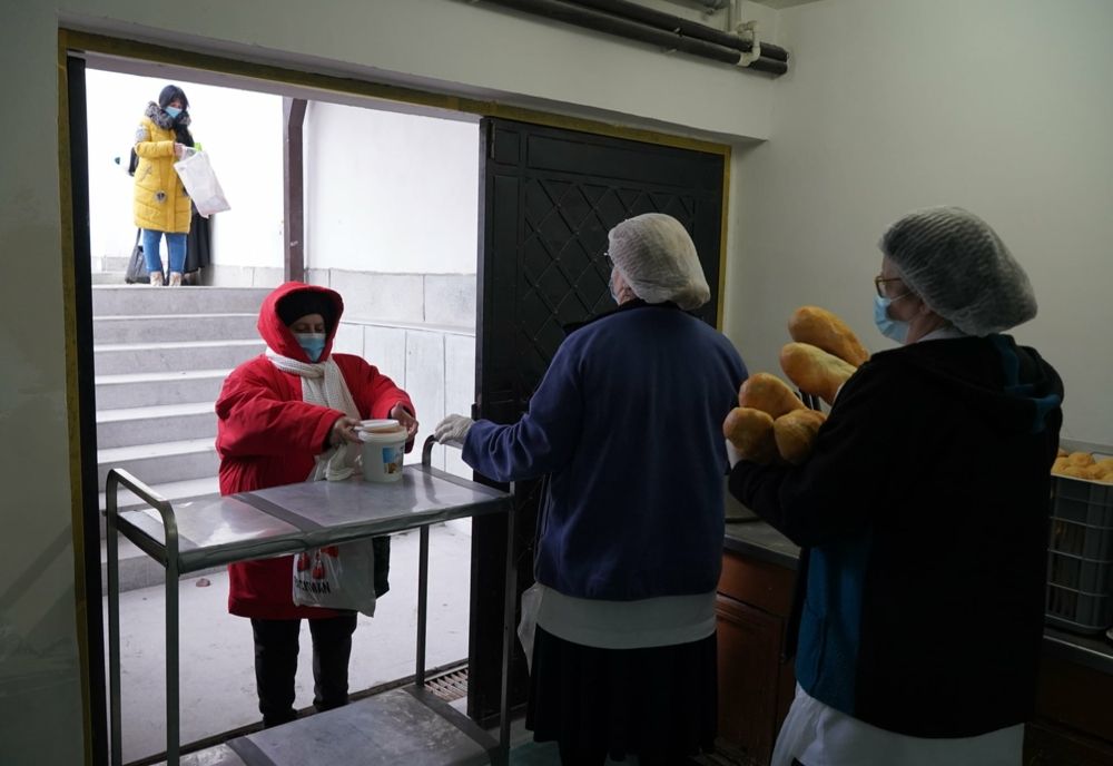 Masă zilnică pentru încă 50 de asistați și bătrâni