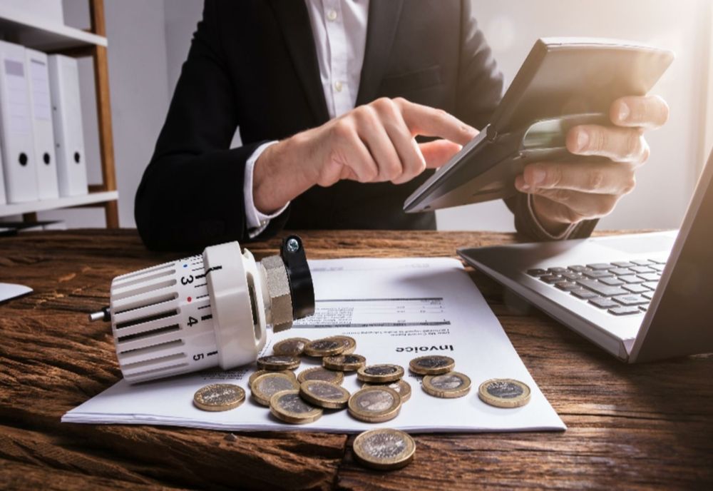 Furnizorii care nu refac toate facturile greșite, amendați cu 200.000 de lei